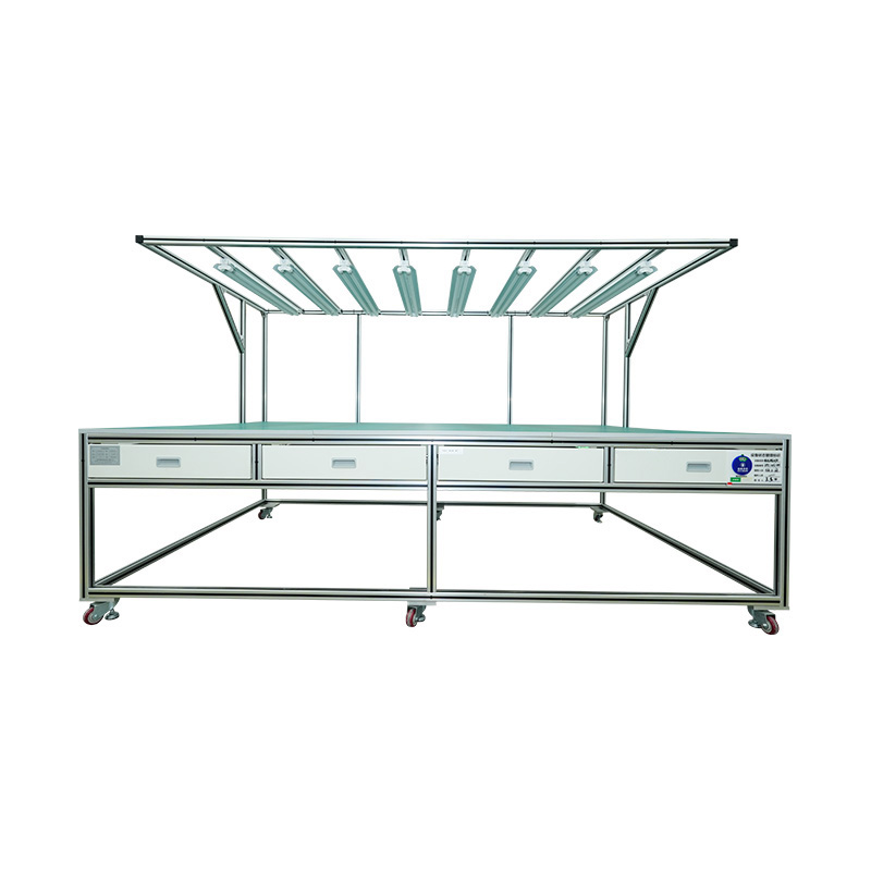 Tabelle mit visuellen Prüfgeräten für PV-Module
