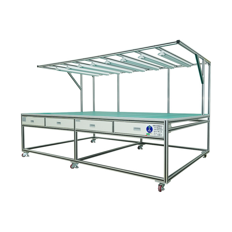 Tabelle mit visuellen Prüfgeräten für PV-Module