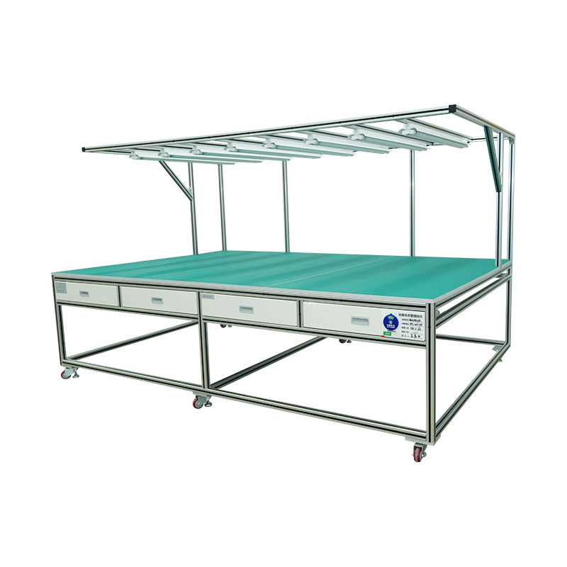 Tabelle mit visuellen Prüfgeräten für PV-Module