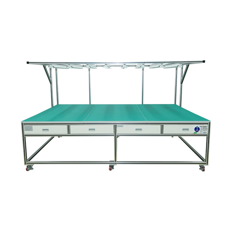 Tabelle mit visuellen Prüfgeräten für PV-Module